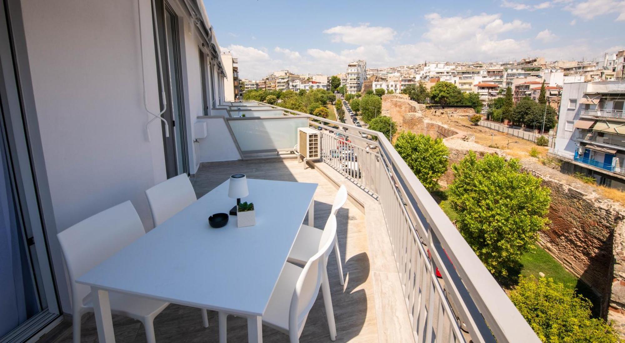 Skia Luxury Living Above The Walls Салоники Экстерьер фото