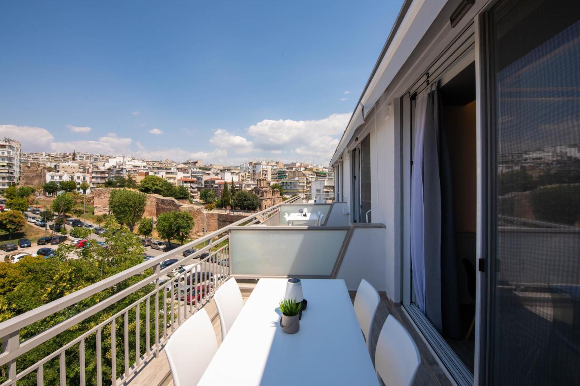 Skia Luxury Living Above The Walls Салоники Экстерьер фото